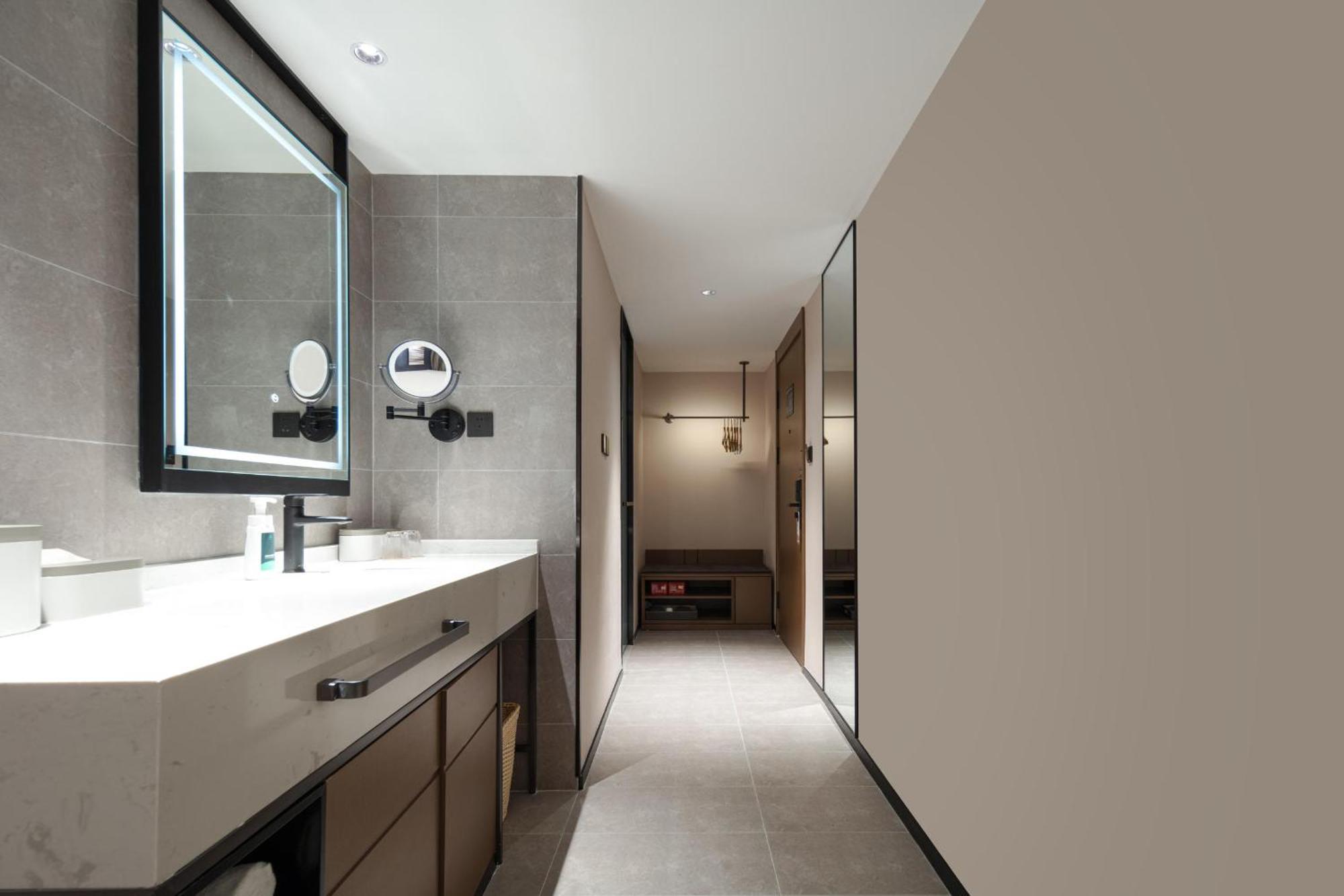 Hotel Atour Lujiazui South Pudong Road 4*